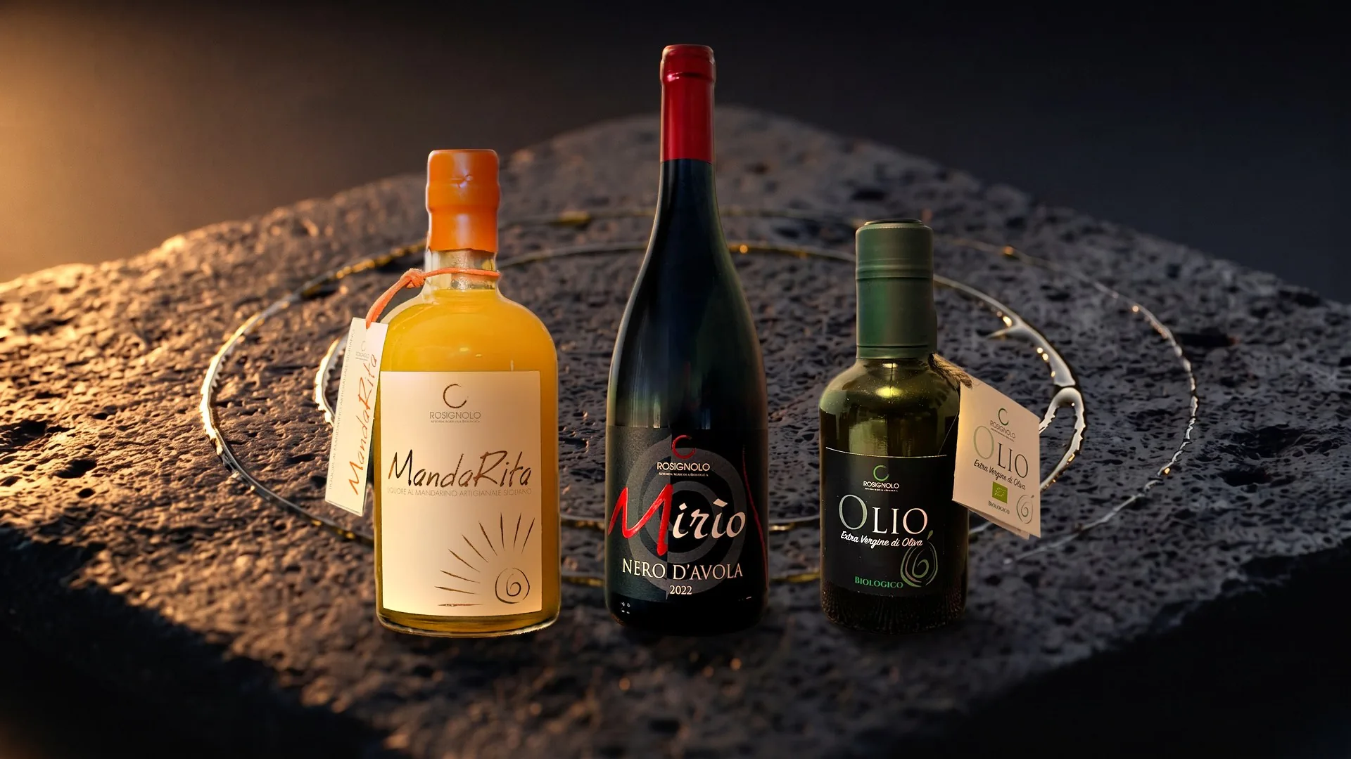 Olio Extra Vergine, Mirìo Nero d'Avola e MandaRita su pietra lavica